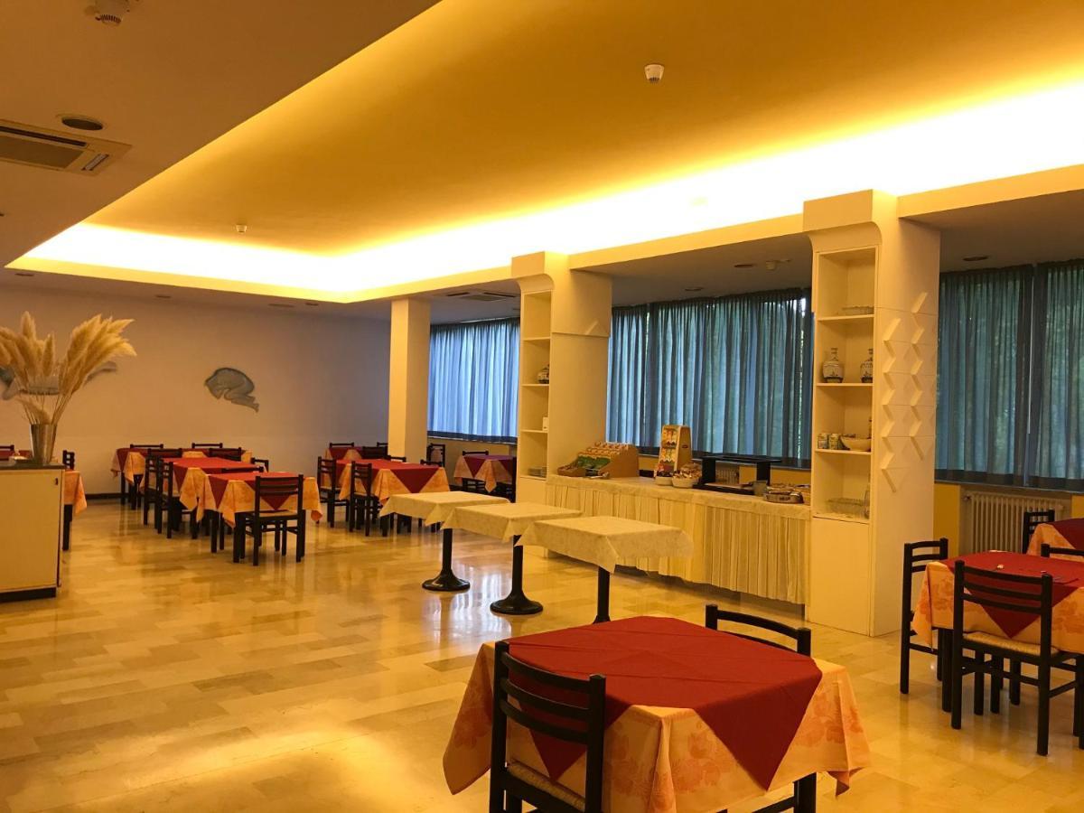 Hotel Senio Риоло Терме Екстериор снимка