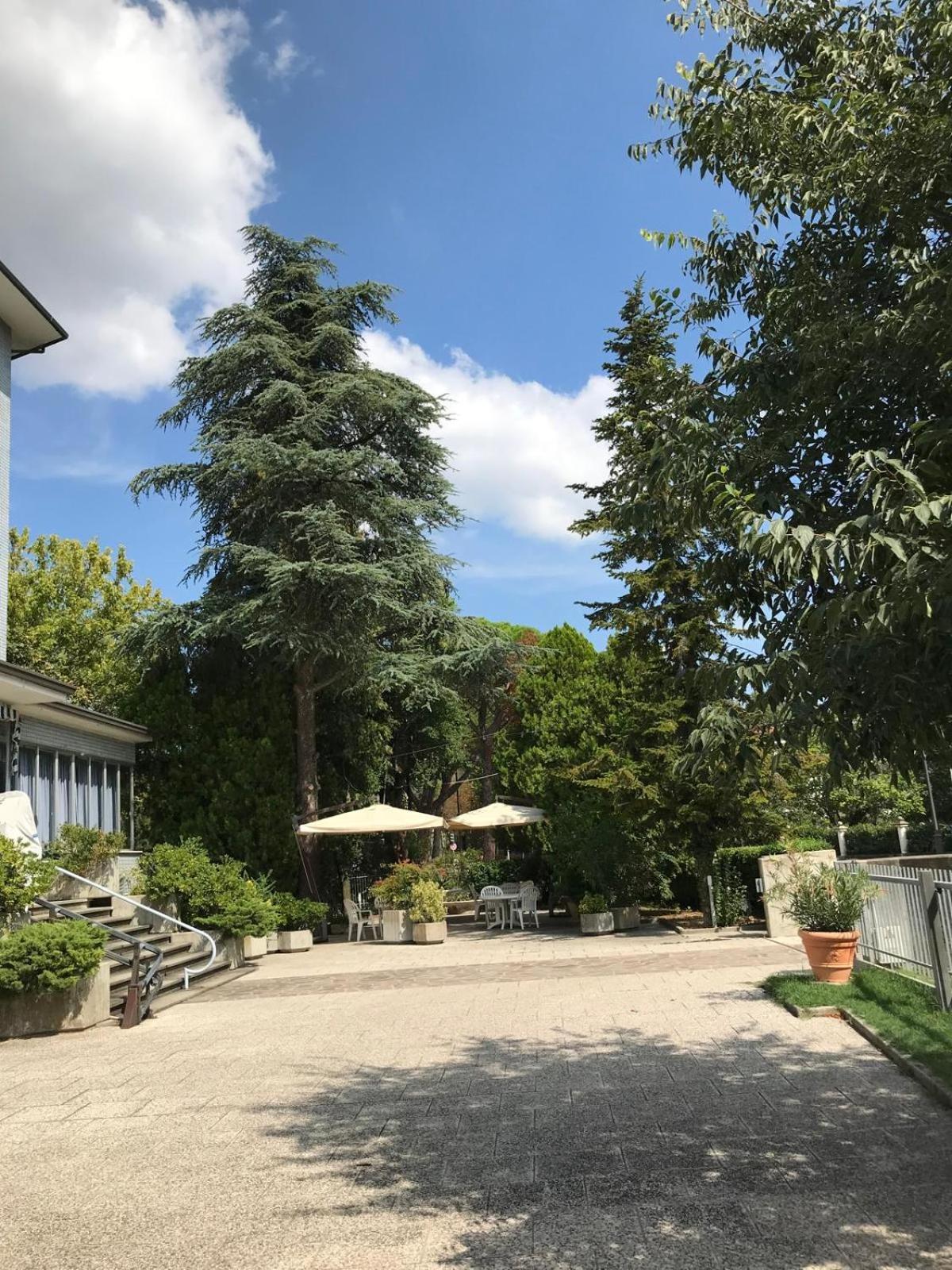 Hotel Senio Риоло Терме Екстериор снимка