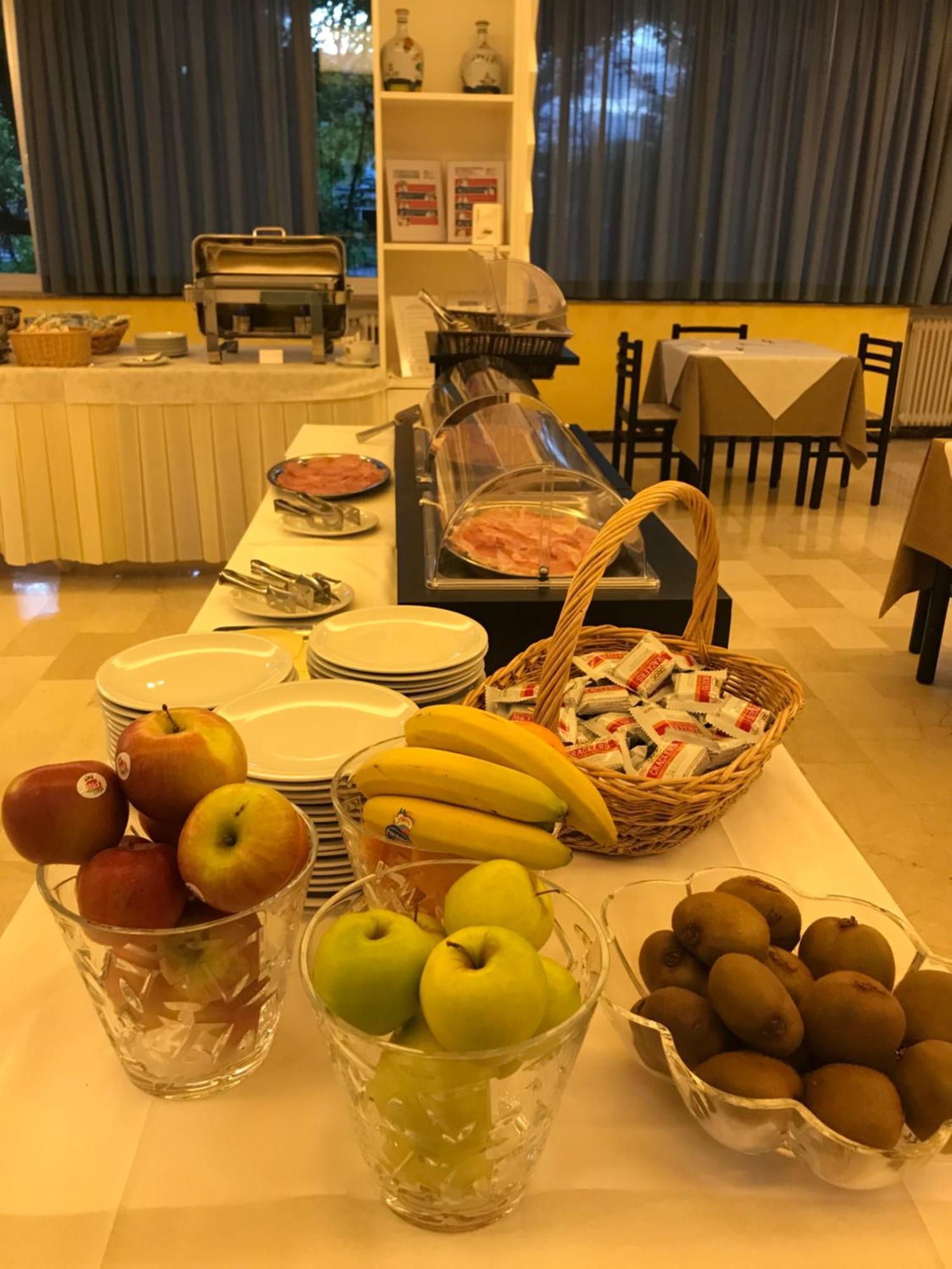 Hotel Senio Риоло Терме Екстериор снимка