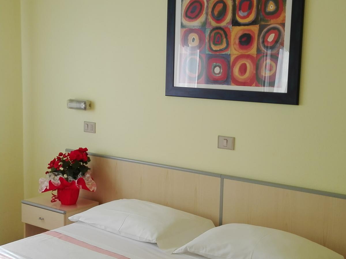 Hotel Senio Риоло Терме Екстериор снимка
