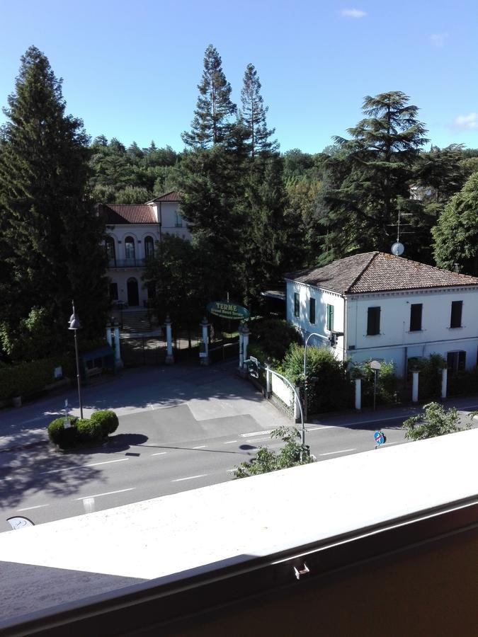 Hotel Senio Риоло Терме Екстериор снимка