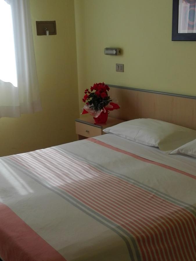 Hotel Senio Риоло Терме Екстериор снимка