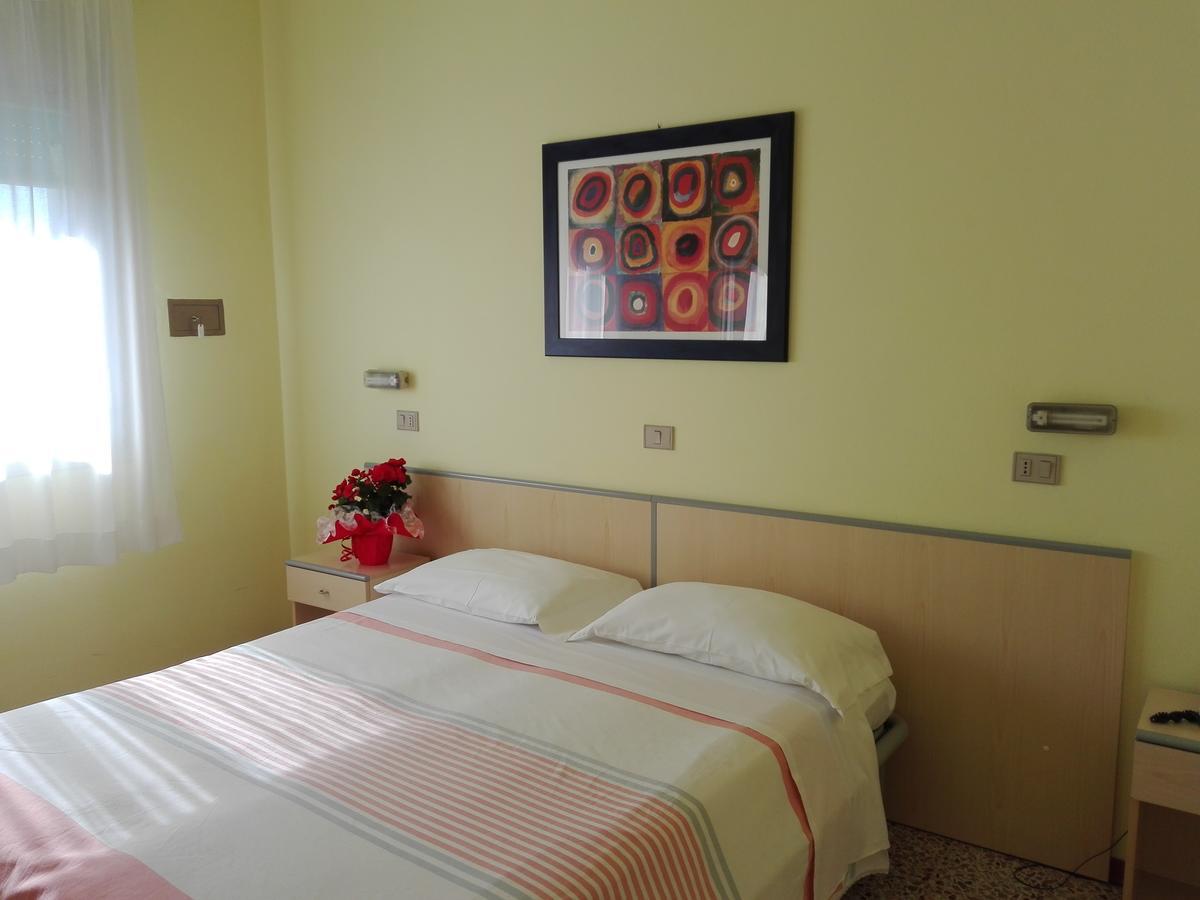 Hotel Senio Риоло Терме Екстериор снимка