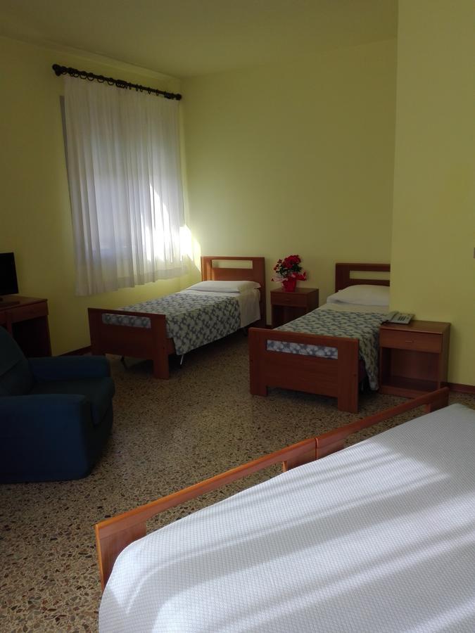Hotel Senio Риоло Терме Екстериор снимка